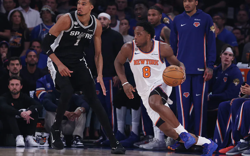 Spurs Slam Dunk Ban on Out-of-Town Knicks Fans!
