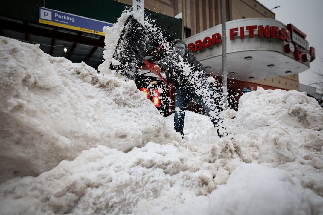 That Viral "12 States, 15 Inches of Snow" Map? Here's What Forecasters Actually Expect