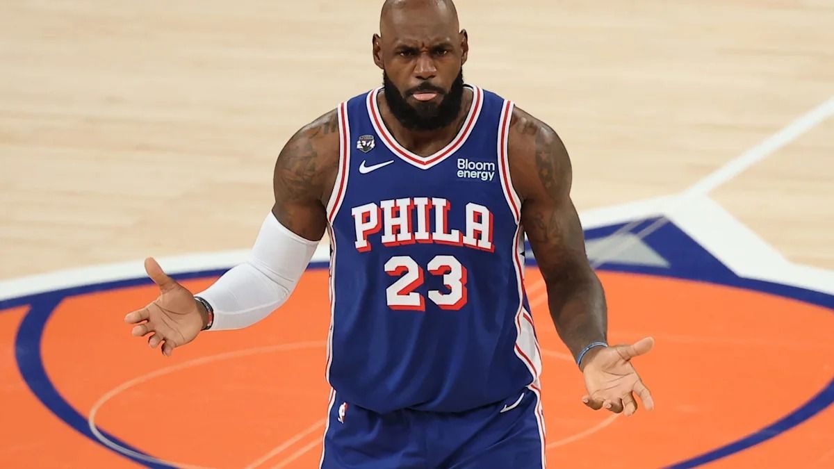 'We Don't Want You!': LeBron Trades Words With Knicks Fans at MSG